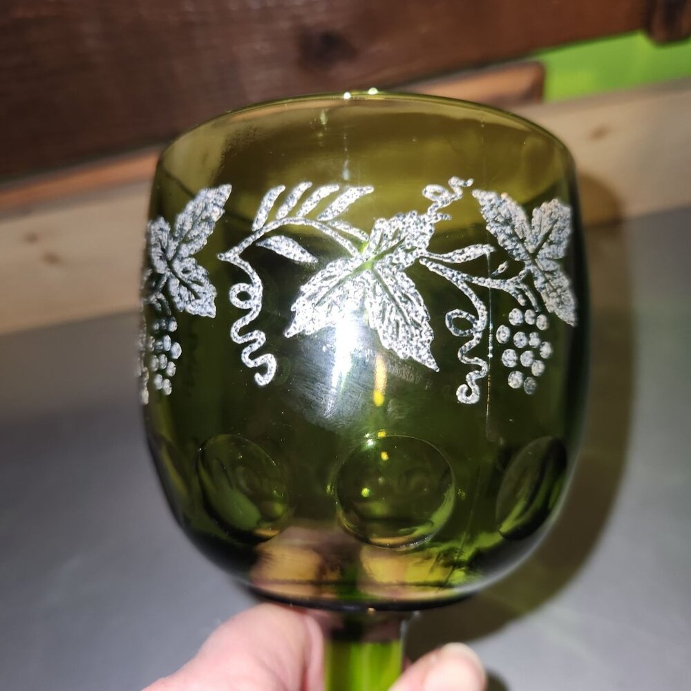 VTG Indiana Glass Green Thumbprint etched Glass Goblet Wine Glass 16 oz